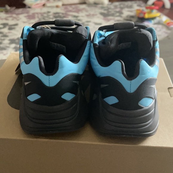 YEEZY 700MNVN - Picture 2 of 5